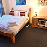 Double Room With Private Bathroom In Flat London Centre