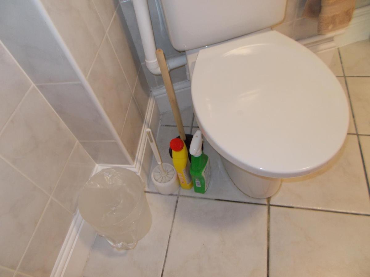 Double With Private Bathroom In Flat Centre * Londra