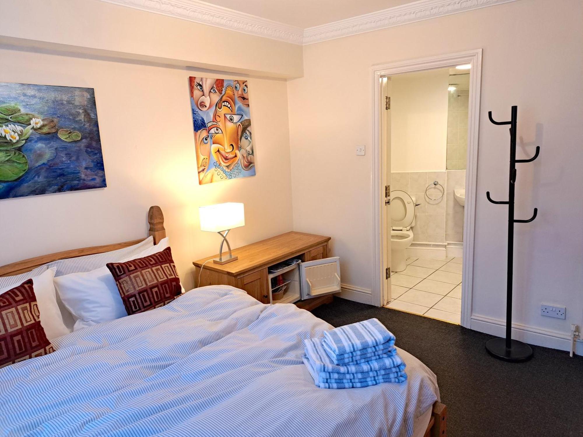 Double With Private Bathroom In Flat Centre Alloggio in famiglia Londra