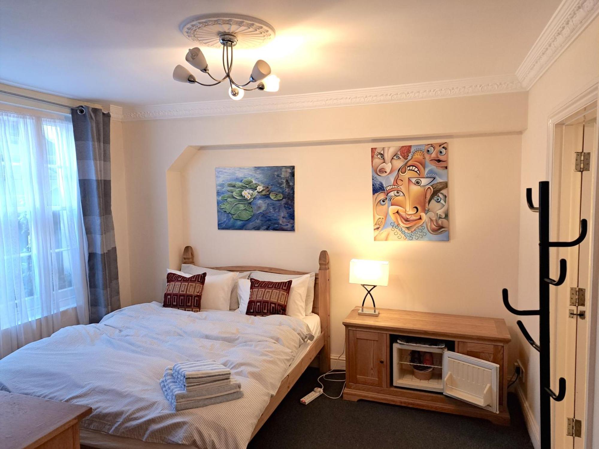 Double With Private Bathroom In Flat Centre Alloggio in famiglia